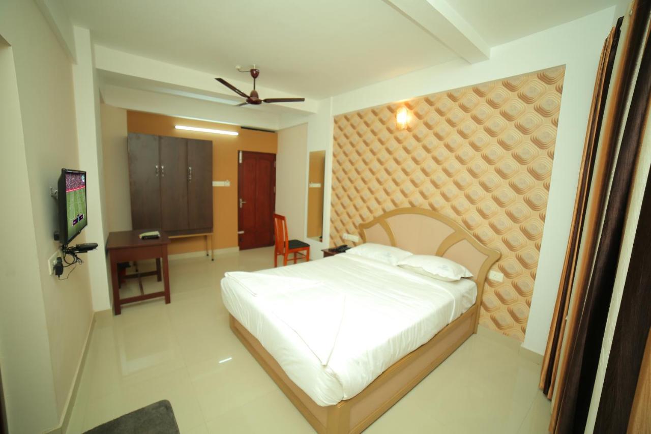 Hotel Falcon Тривандрум Экстерьер фото
