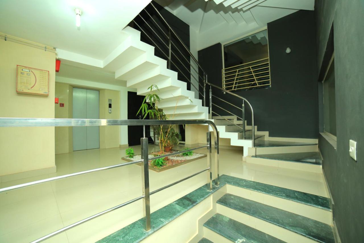 Hotel Falcon Тривандрум Экстерьер фото