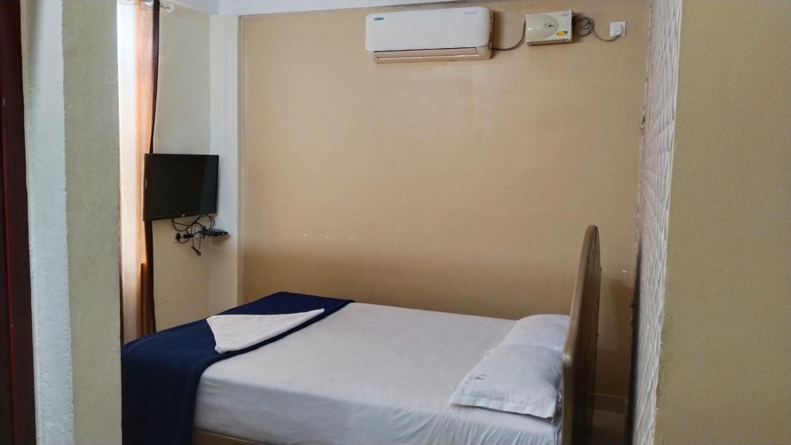 Hotel Falcon Тривандрум Экстерьер фото